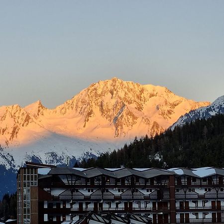 La Tania Kalinka Duplex Apartment ภายนอก รูปภาพ